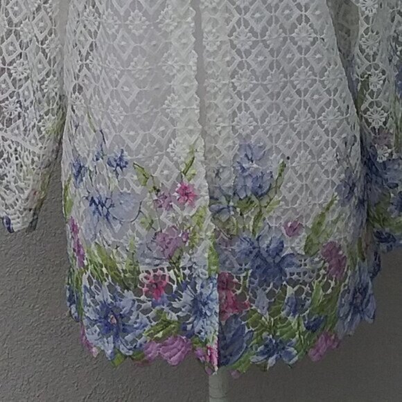 Unbranded Cardigan Gorgeous Open Lace with border print of watercolor flowers - Picture 3 of 6